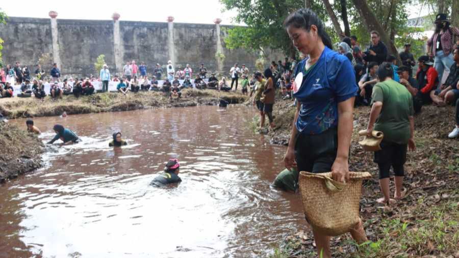 Mangaruhi, Keunikan Menangkap Ikan Suku Dayak Dilombakan di FBIM 2024