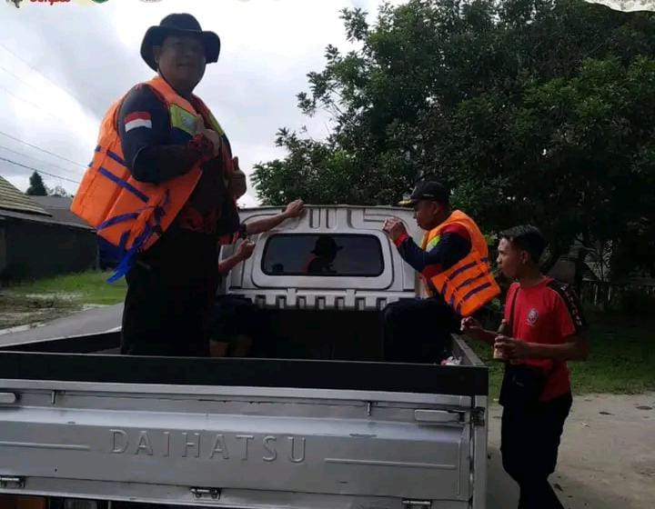 Satpol PP Siap Kerahkan Personel dan Sarpras Bantu Warga Terdampak Banjir