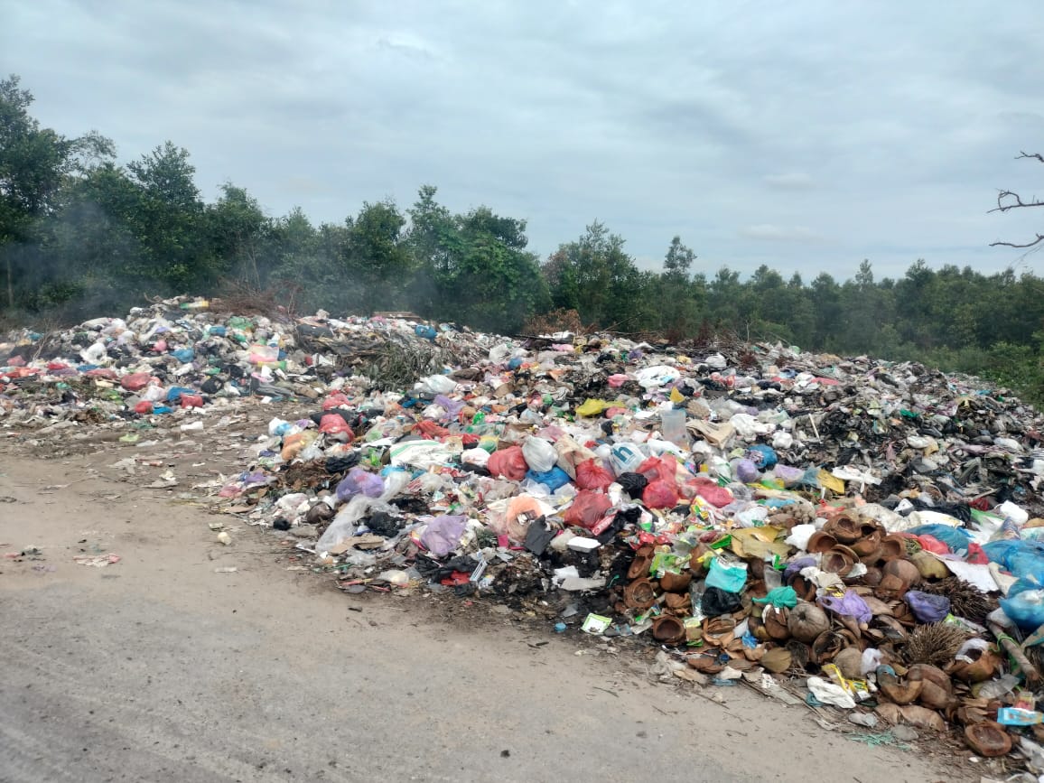 Warga Sawit Raya Risih dengan Keberadaan Sampah yang Menggunung