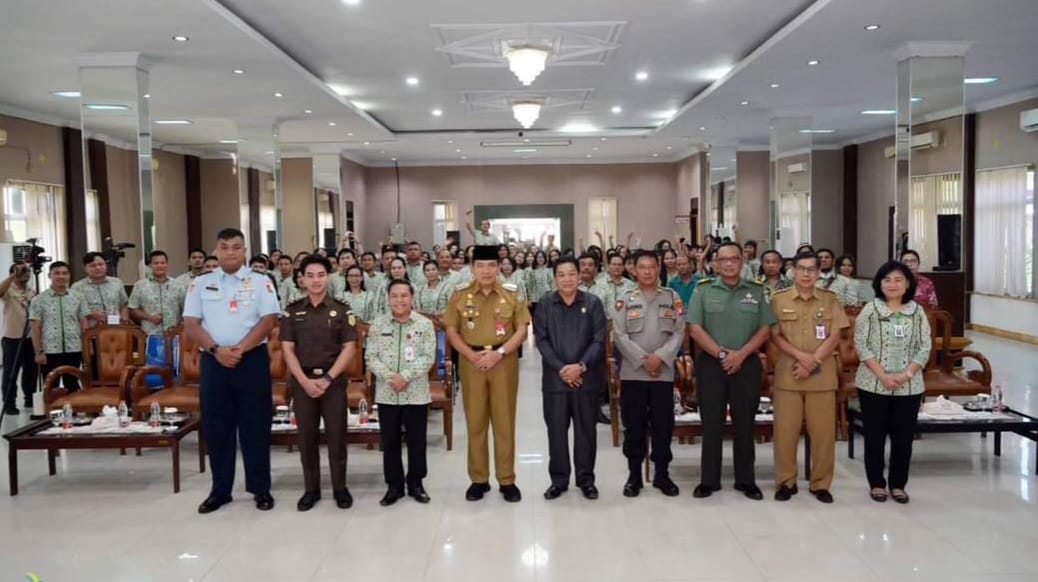 Pj Bupati Kobar Lepas Kontingen Ikuti Pesparawi XVII Tingkat Provinsi Kalteng