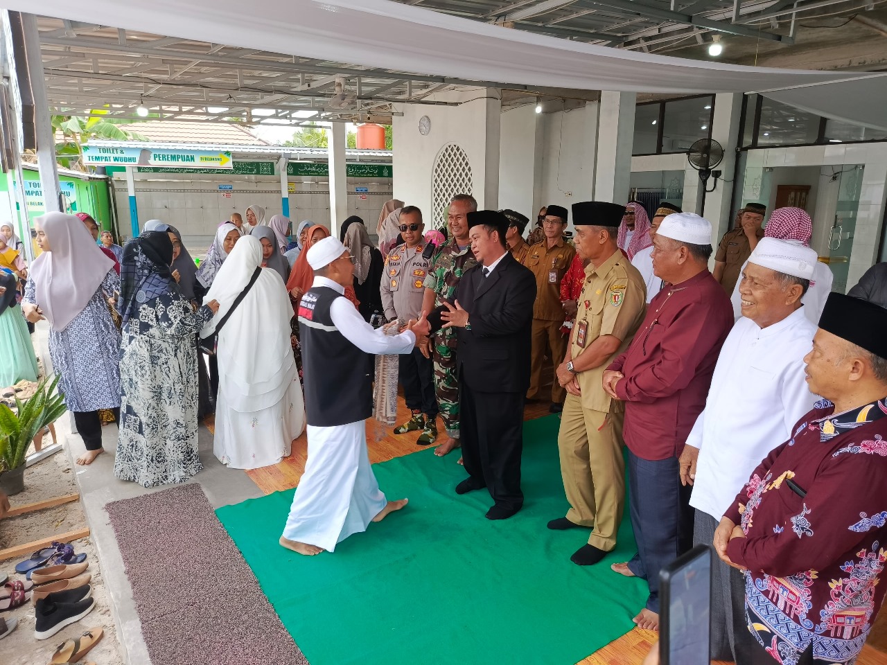 Pj Bupati Katingan Sambut Kedatangan Jemaah Haji di Masjid Al Gufron Kota Kasongan