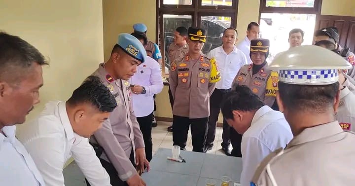 Polres Katingan Lakukan Tes Urine Dadakan pada Para Anggotanya, Ini Hasilnya!