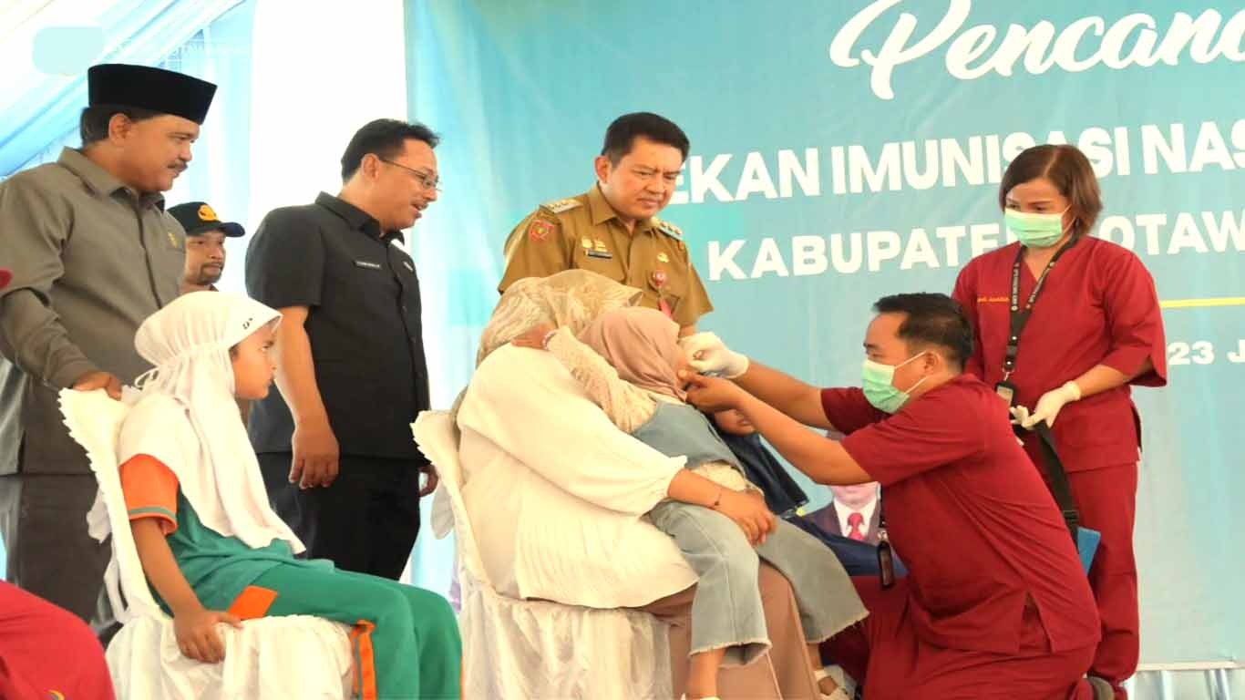 PIN Polio 2024 Dimulai, Pj Bupati Kobar Berharap Seluruh Tenaga Kesehatan Memberikan Pelayanan Terbaik