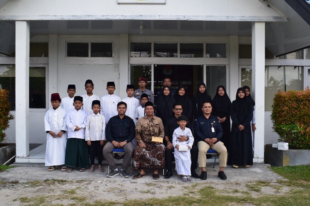 KPU Kobar Santuni Anak Yatim Piatu